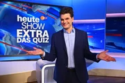 Lutz van der Horst im Studio seiner Show "heute-show extra - Das Quiz"