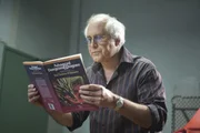Pierce (Chevy Chase) wird nicht zu der Partie "Dungeons and Dragons" eingeladen, weswegen er auf Rache sinnt und alles daran setzt, um das Spiel zu gewinnen.