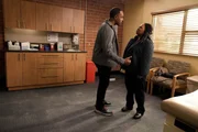 Ben Warren (Jason George, l.); Dr. Miranda Bailey (Chandra Wilson, r.) Ben Warren (Jason George, l.); Dr. Miranda Bailey (Chandra Wilson, r.)