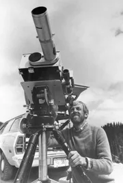Der amerikanische Vulkanologe David A. Johnston steigt auf den Mount St. Helens in Washington.