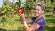 Gastgeberin Linda Kelly vom Dreigenerationenhof in Herdwangen-Schönach.