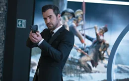 Drew (Justin Theroux)