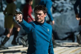 Kann Doc Bones (Karl Urban) seine Freunde aus den F&auml;ngen eines skrupellosen Mannes retten, dessen wahre Identit&auml;t schon bald weite Kreise ziehen wird?