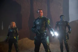 Brie Larson (Carol Danvers / Captain Marvel / Vers), Jude Law (Yon-Rogg), Algenis Perez Soto (Att-Lass).