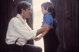 Chefermittler John Book (Harrison Ford, li.) besch&uuml;tzt den Zeugen Samuel Lapp (Lukas Haas). Weiteres Bildmaterial finden Sie unter www.br-foto.de.