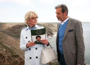 Sie ziehen gemeinsam in den Kampf: Saskia Vester als Theresa, Günter Barton als Don