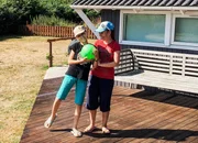 SRF bi de Lüt Familiensache Ferienzeit Folge 4 Jana und Gina Bernhard