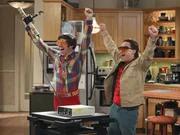 Haben viel Spa&szlig; miteinander: Leonard (Johnny Galecki, r.) und Howard (Simon Helberg, l.) ...