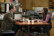 Wird aus dem gemeinsamen Abend f&uuml;r Amy (Mayim Bialik, r.) und Sheldon (Jim Parsons, l.), trotz derren furchtbarer Laune, noch etwas?