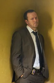 Trotz der Einw&auml;nde seiner Schwester Erin kann sich Danny (Donnie Wahlberg) einfach nicht zur&uuml;ckhalten: Er muss den Komplizen der Brautm&ouml;rder mitverh&ouml;ren ...