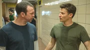 Noch ahnen Jamie (Will Estes, r.) und Danny (Donnie Wahlberg, l.) nicht, wohin der kleine Streit ihrer Teamkollegen f&uuml;hrt ...