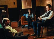 Bei den Ermittlungen in einem neuen Fall, stoßen Sherlock Holmes (Jonny Lee Miller, r.) und Joan Watson (Lucy Liu, M.) auf Daniel Gottlieb (F. Murray Abraham, l.). Doch kann er ihnen wirklich weiterhelfen? Bei den Ermittlungen in einem neuen Fall, stoßen Sherlock Holmes (Jonny Lee Miller, r.) und Joan Watson (Lucy Liu, M.) auf Daniel Gottlieb (F. Murray Abraham, l.). Doch kann er ihnen wirklich weiterhelfen?