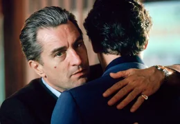 Jimmy (Robert De Niro, li.) ist bereit, seinen Freund Henry (Ray Liotta) ans Messer zu liefern.
