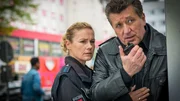 Hans (Bruno F. Apitz) und Franzi (Rhea Harder-Vennewald) haben Nelly gefunden und fordern Verstärkung an.