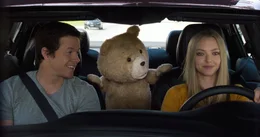 L-R: John (Mark Wahlberg), Ted und Samantha (Amanda Seyfried)