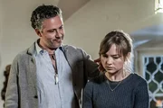 Denis Petkovic (Daniel Suttner), Kyra Sophia Kahre (Sahara Suttner). Denis Petkovic (Daniel Suttner), Kyra Sophia Kahre (Sahara Suttner).