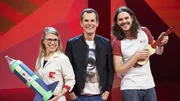 Moderator Malte Arkona mit Esther und André