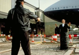 Archie Leach (John Cleese, r.) und Otto (Kevin Kline)