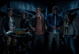 (v.l.n.r.) Zack (Ludi Lin), Kimberly (Naomi Scott), Jason (Dacre Montgomery), Billy (RJ Cyler), Trini (Becky G)