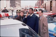 Mit vereinten Kr&auml;ften m&uuml;ssen Agent Anthony Hubbard (Denzel Washington, vorne M.), Elise Kraft (Annette Bening, vorne l.) und Frank Haddad (Tony Shalhoub, vorne r.) die Terroristen aufhalten, um die Demokratie zu retten ...