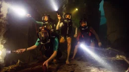 Nicole, Alexa, Sasha und Mia wollen an der K&uuml;ste von Mexiko eine versunkene Maya-Stadt erkunden..