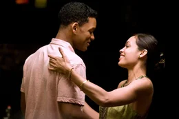 Nach einem tragischen Unfall bricht Ben Thomas (Will Smith, l.) auf zu einer au&szlig;ergew&ouml;hnlichen Reise, auf der Suche nach Wiedergutmachung - an deren Ende sich sein Leben und das von sieben Fremden (Rosario Dawson, r.) f&uuml;r immer ver&auml;ndern wird ...