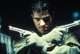 Captain Rattner (Jsu Garcia).