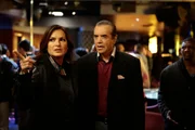 LAW & ORDER: SPECIAL VICTIMS UNIT -- "Jersey Breakdown" -- Pictured: (l-r) Mariska Hargitay as Detective Olivia Benson, Chazz Palminteri as Perry Cannavaro