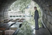Endeavour Morse (Shaun Evans) untersucht den wahrscheinlichen Tatort im Fall Nielson.