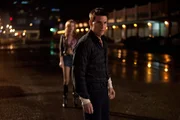 Als bei einem Kneipenbesuch Jack Reacher (Tom Cruise) in eine Schl&auml;gerei verwickelt wird, wird ihm klar, dass jemand versucht seine Nachforschungen zu unterbinden. Da wird die junge Frau, die daf&uuml;r bezahlt wurde, diese Kneipenschl&auml;gerei anzuzetteln, ermordet - und Reacher als ihr M&ouml;rder gesucht ...