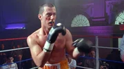 Völlig überraschend gewinnt der Nachwuchsboxer Gabriel Gardela (Shaun Kevlin) den Kampf gegen einen stärkeren Gegner, der als Favorit galt. Kurz danach wird er ermordet aufgefunden.
