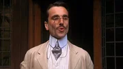 Cecil Vyse (Daniel Day-Lewis)