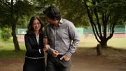 Maximilian (Francisco Medina) ist überrumpelt, dass Simone Gabriella (Bianca Hein) ins Zentrum holen will.
