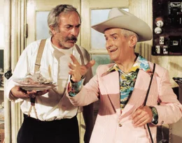 Als Restaurantkritiker k&ouml;nnte man meinen Charles (Louis de Fun&egrave;s, r.) w&uuml;rde ein ruhiges ungef&auml;hrliches Leben f&uuml;hre, doch als er sich mit dem Lebensmittelhersteller Tritctal anlegt, wandelt sich von einer Sekunde auf die andere alles ...