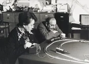 Unkonventionelle Ermittlungsbethoden: Margrit Rainer als Rosa, Ruedi Walter als Männdli Unkonventionelle Ermittlungsbethoden: Margrit Rainer als Rosa, Ruedi Walter als Männdli