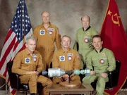 Laut den Theoretikern der „Ancient Astronauts“ sollen Dutzende von Wracks in geheimen Militärbasen auf der ganzen Welt versteckt sein. Besitzt die US-Regierung außerirdische Raumschiffe? Nach Ansicht der Anhänger der „Ancient Astronaut“-Theorie sollen Dutzende von Wracks in geheimen Militärbasen auf der ganzen Welt versteckt sein. Laut den Theoretikern der „Ancient Astronauts“ sollen Dutzende von Wracks in geheimen Militärbasen auf der ganzen Welt versteckt sein. Besitzt die US-Regierung außerirdische Raumschiffe? Nach Ansicht der Anhänger der „Ancient Astronaut“-Theorie sollen Dutzende von Wracks in geheimen Militärbasen auf der ganzen Welt versteckt sein.