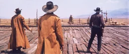 Als an einer einsamen Eisenbahnstation ein Zug h&auml;lt, steigt ein Mann mit Mundharmonika (Charles Bronson, 2.v.r.) aus und nach einem kurzen Wortwechsel, erschie&szlig;t der Fremde drei M&auml;nner und macht sich dann auf den Weg, den Killer Frank, einen eiskalten M&ouml;rder einer ganzen Familie, zu t&ouml;ten ...