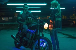 Die Watcher bringen die beiden Nerve-Spieler Ian (Dave Franco, l.) und Vee (Emma Roberts, r.) zusammen und stellen die beiden vor einige Herausforderungen ...