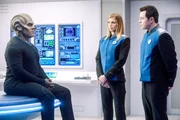 L-R: Lieutenant Commander Bortus (Peter Macon), Commander Kelly Grayson (Adrianne Palicki) und Captain Ed Mercer (Seth MacFarlane) L-R: Lieutenant Commander Bortus (Peter Macon), Commander Kelly Grayson (Adrianne Palicki) und Captain Ed Mercer (Seth MacFarlane)