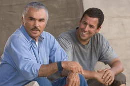 L - R: Burt Reynolds als Coach Nate Scarborough, Adam Sandler als Paul Crewe