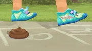 Das hat Turnschuh Wetz (rechts) kommen sehen: Dalli (links) hüpft doch glatt in einen Hundehaufen. Das hat Turnschuh Wetz (rechts) kommen sehen: Dalli (links) hüpft doch glatt in einen Hundehaufen.
