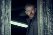 Andreas Zollner (David Zimmerschied) beobachtet die Ermittlungen.