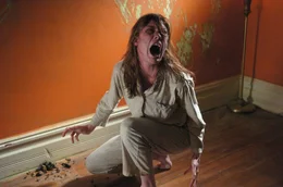 Emily Rose (Jennifer Carpenter) ist wie besessen von einer dunklen Macht.