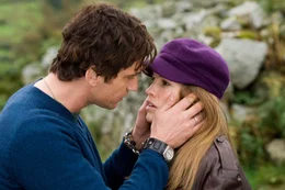Gerry Kennedy (Gerard Butler, l.); Holly Kennedy (Hilary Swank, r.)