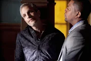 Agent Ben Reynolds (Mekhi Phifer, r.) findet schlie&szlig;lich den Aufenthaltsort des vermissten M&auml;dchens heraus. Es ist eine heruntergekommene Villa, deren Besitzer Larry (Jon Sklaroff) den Jugendlichen Unterschlupf aber auch Drogen bietet.