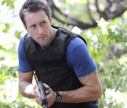Gemeinsam mit seinem Team, muss Steve (Alex O'Loughlin) einen Mordfall aufklären ...