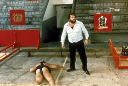 Eine Menge Respekt in Neapel hat Rizzo (Bud Spencer, r.) die Durchschlagkraft seiner F&auml;uste eingebracht ...