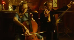 Marie-Laure Dougnac als Julie Clapet, Dominique Pinon als Louison