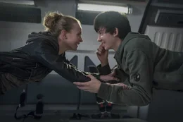 Tulsa (Britt Robertson) und Gardner (Asa Butterfield)
