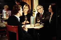 Als sein Chef Phillip Warren (Robert Klein, 2.v.r.) den n&auml;chsten lukrativen Deal an Judy Spears (Michael Michele, 2.v.l.) und Judy Green (Shalom Harlow, r.) vergeben will, setzt Werbefachmann Ben (Matthew McConaughey, l.) alles daran, den Auftrag zu bekommen ...